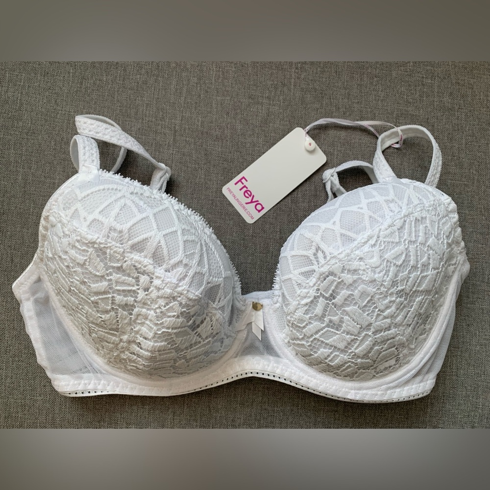 NEW WITH TAGS Freya Soiree Lace padded plunge white underwired bra 30DDD